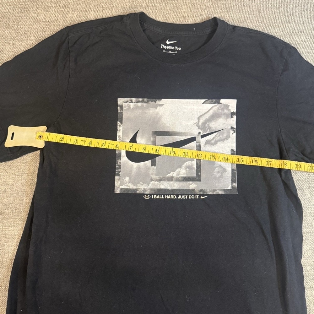 Nike Graphic T Shirt Mens Medium Black Swoosh I Ball Hard Just Do It Tee - Picture 7 of 9